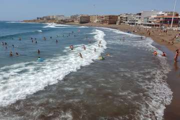 Oleaje en las playas de Telde/Antonio Rico.